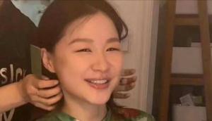 金靖问张凌赫吻戏那么多什么感觉