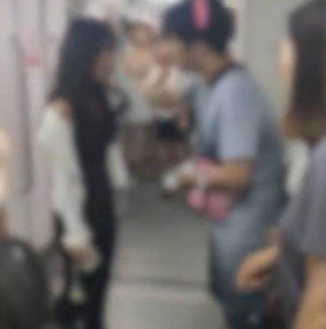 警方调查砸伤女孩高坠玻璃来源