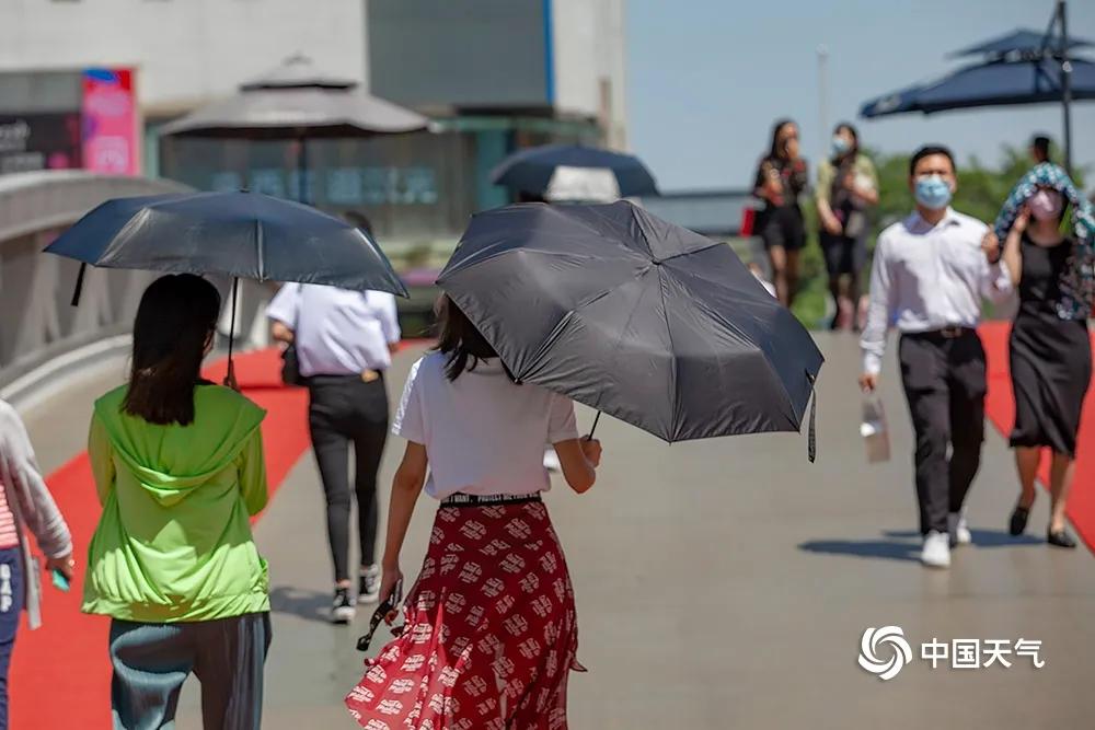 大风暴雨双预警齐发